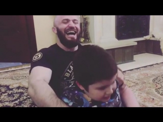 Первый бой Магомеда Исмаилова после тяжелой травмы.