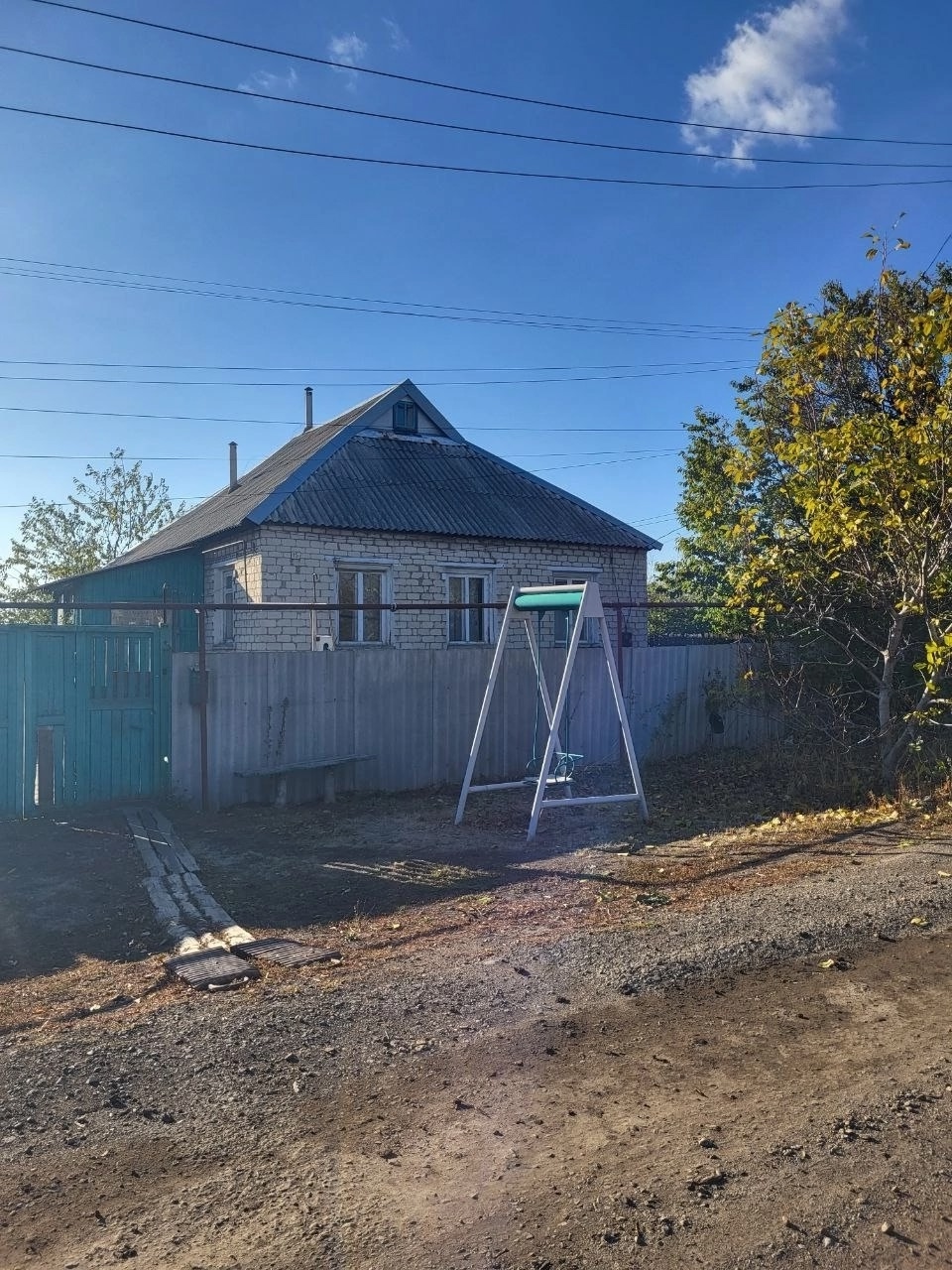 Продаётся дом с.Самсоновка. Есть момент по документам. Все вопросы по телефону +79592808080 Цена 500000 ₽ возможен торг.