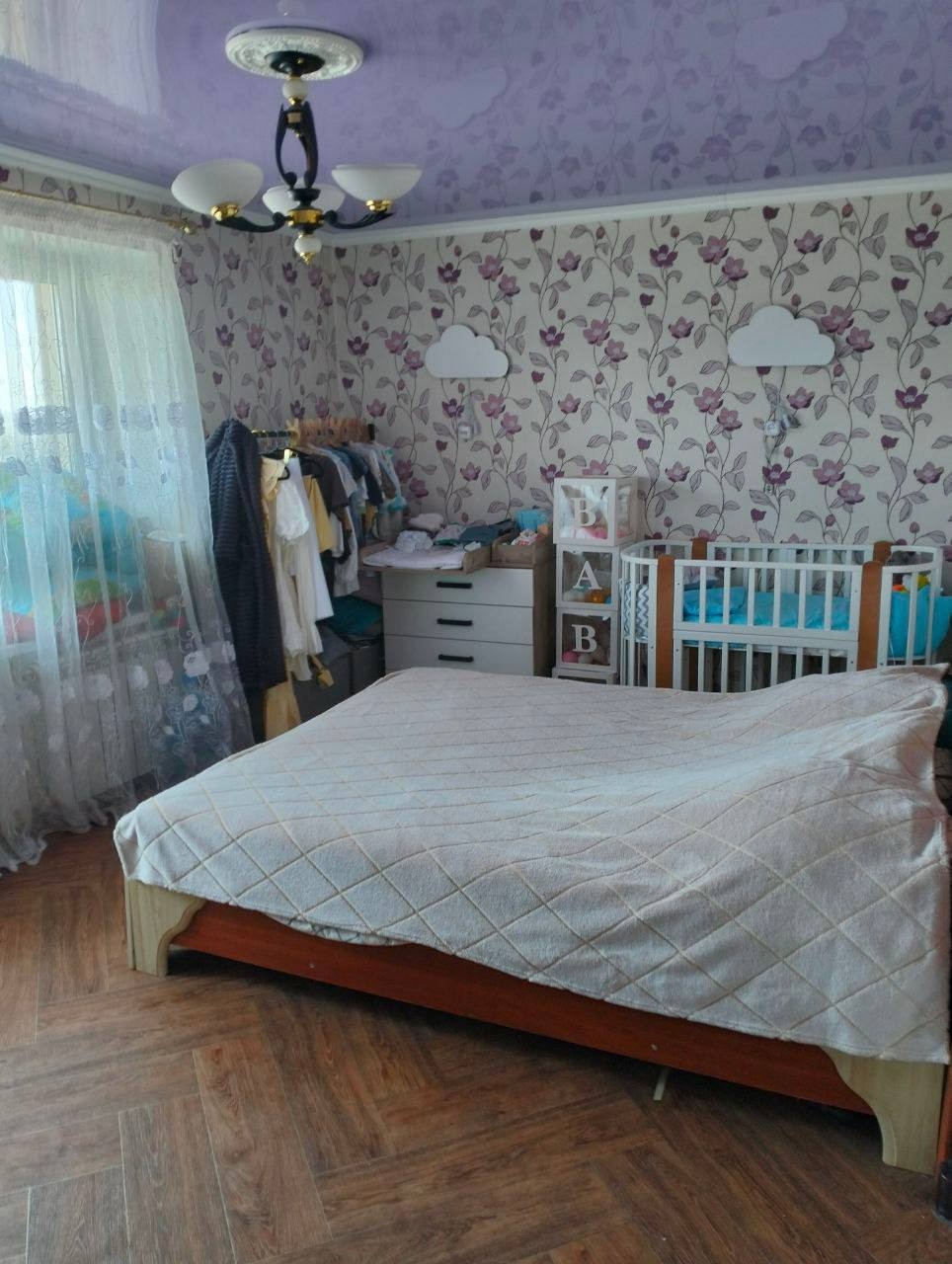 Продам 2-комнатную квартиру в Луганске Артемовский р-н, ул.Щелгунова. 5эт/5, 53 кв Документы РФ, прописанных нет Цена 4,8 млн +79591583248
